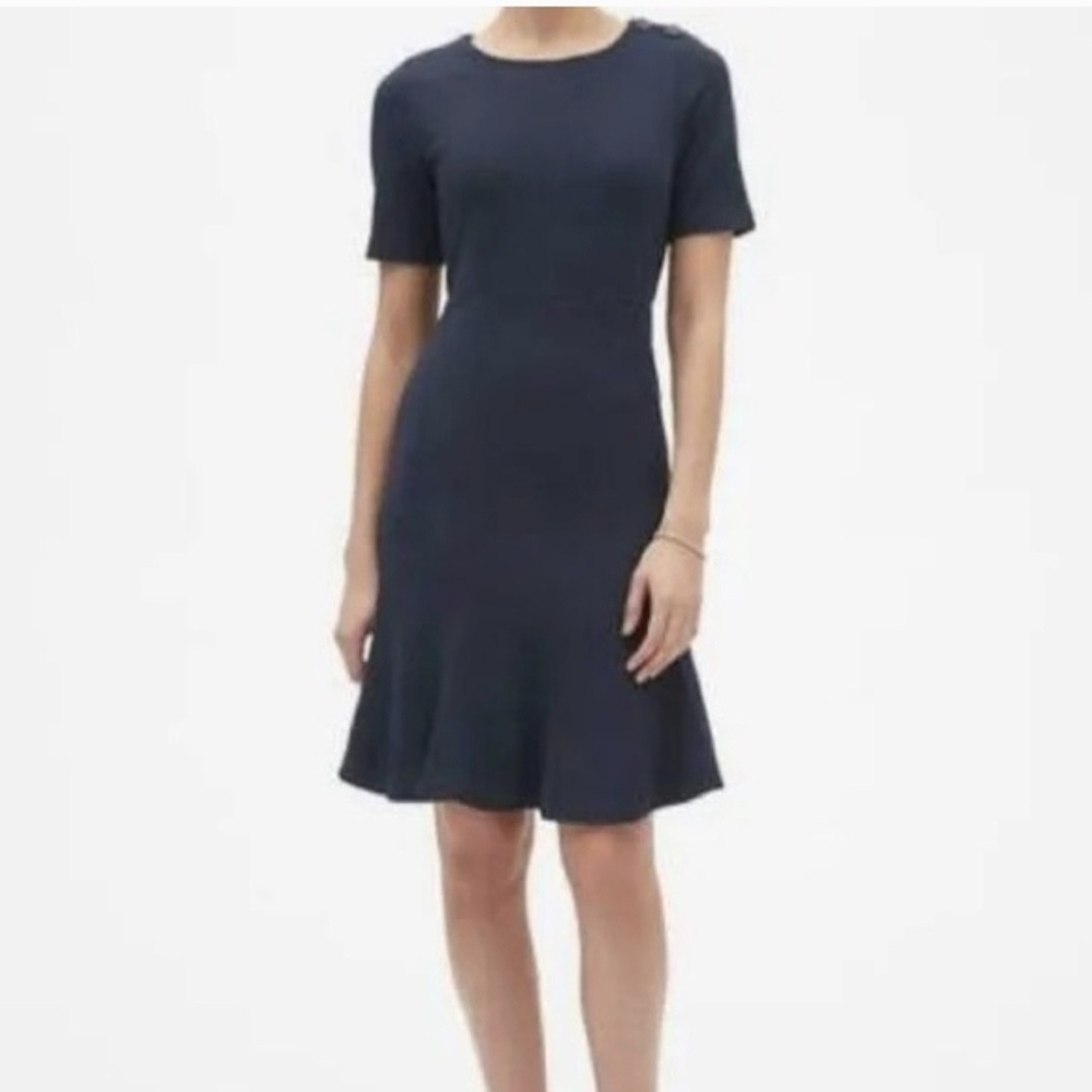 Banana Republic Navy Short Sleeve Trumpet Hem Dress 2 Office Career